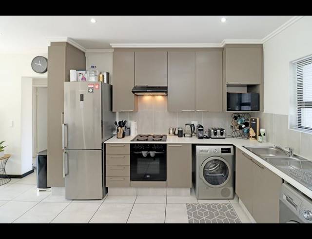 2 BEDROOM APARTMENT FOR SALE IN LONEHILL